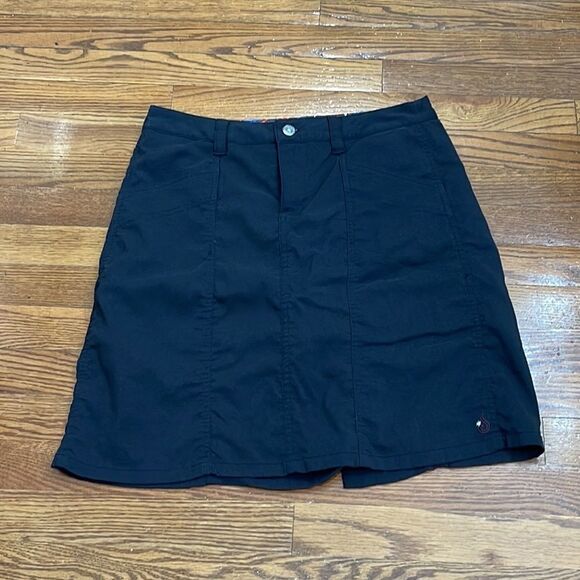 Isis Hiking Skort in Coal - Picture 1 of 5